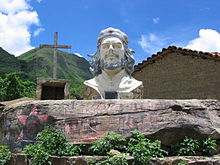 220px-Che_Guevara_statue.jpg