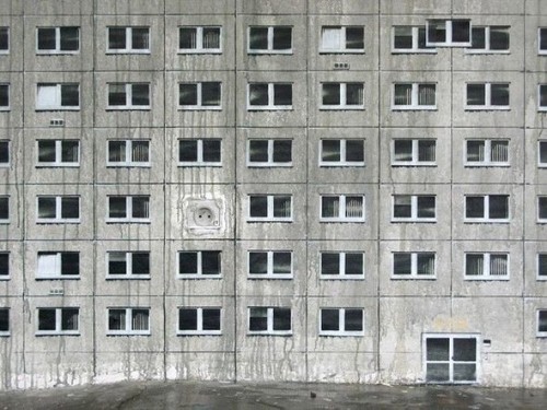 alman-sanatci-objeleri-apartmana-donusturdu_x_22846_b.jpg