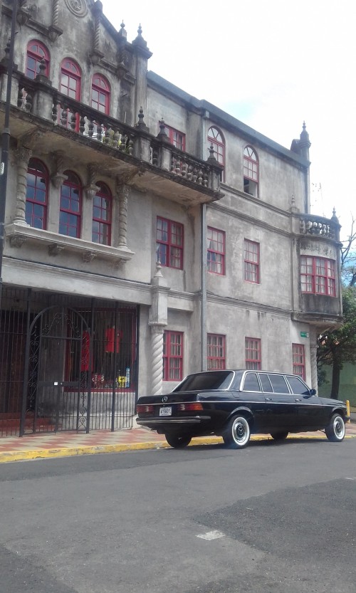 300D MERCEDES LIMO barrio amon costa rica architecture