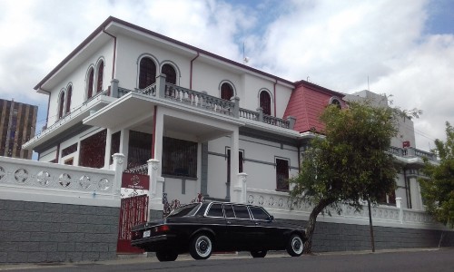 Casa-Matute-Gomez-COSTA-RICA-MERCEDES-LIMOUSINE.jpg