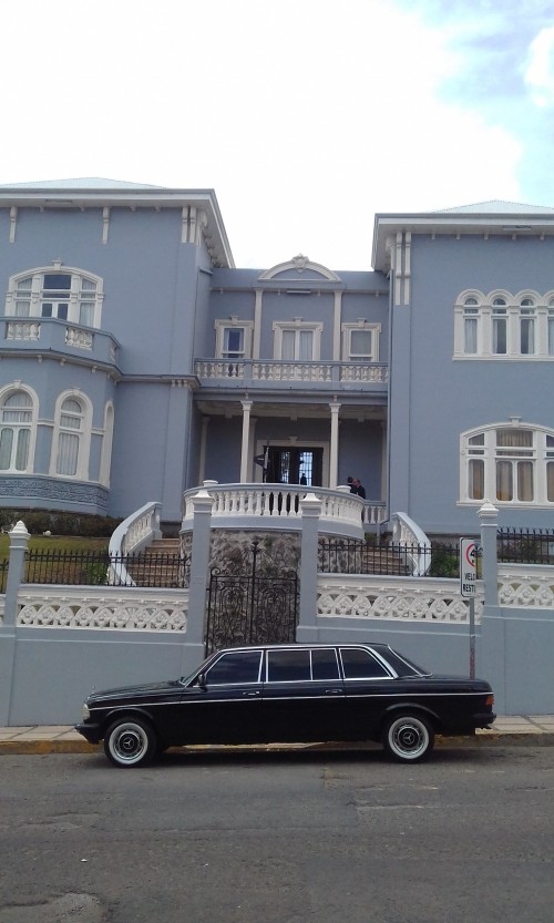 Castillo-Azul-Costa-Rican-Legislative-Assembly-LIMOUSINE.jpg