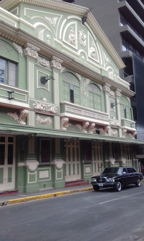HISTORIC-COSTA-RICA-Teatro-Variedades-LIMO-TOURS.jpg