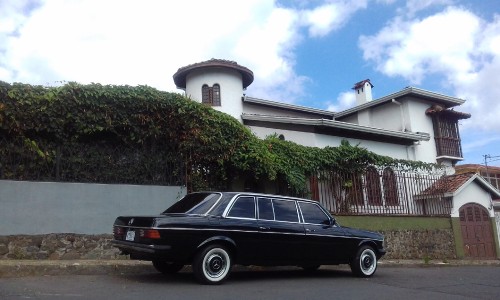 MANSION-COSTA-RICA-LIMOUSINE.jpg