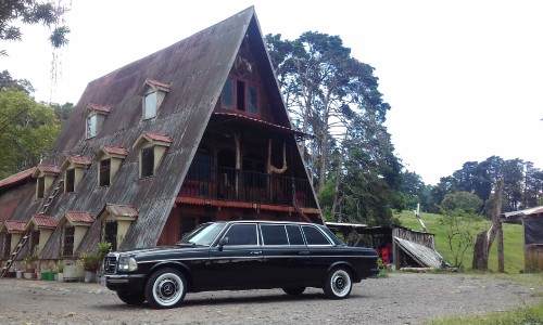 COSTA-RICA-A-FRAME-MANSION.-MERCEDES-LIMOUSINE-TOURS..jpg