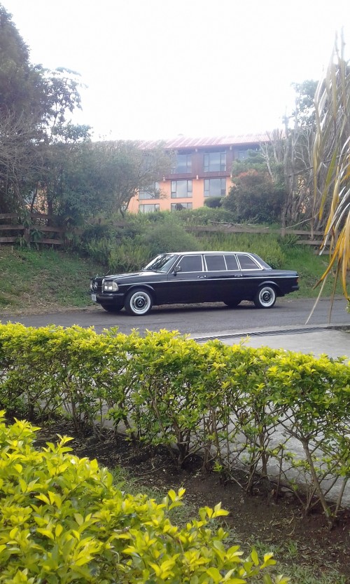 Hotel-la-Condesa-in-San-Rafael-de-Heredia.-COSTA-RICA-MERCEDES-CLASSIC-LIMO..jpg