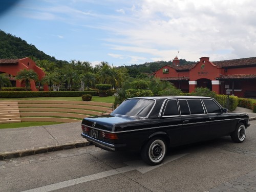 AMPHITHEATER-COSTA-RICA.-MERCEDES-W123-300D-LIMOUSINE.jpg