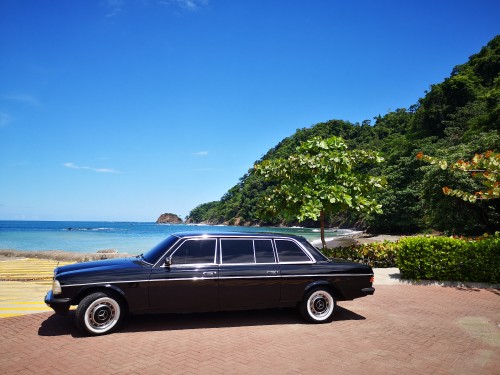 BEACH COSTA RICA. LIMOUSINE 300D MERCEDES COSTAL ADVENTURES