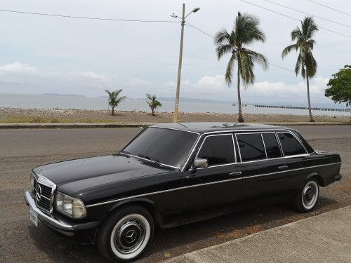 PUNTARENAS BEACH COSTA RICA. MERCEDES LWB W123 LANG