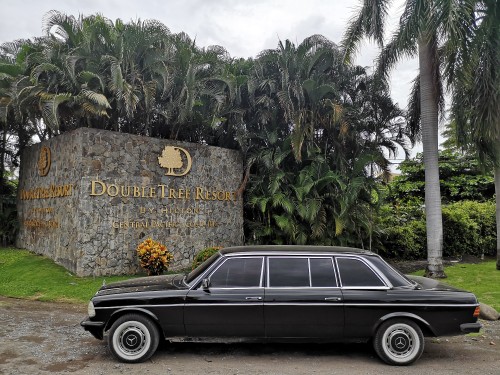 El DoubleTree by Hilton Costa Rica  Puntarenas. W123 300D LANG LIMOUSINE