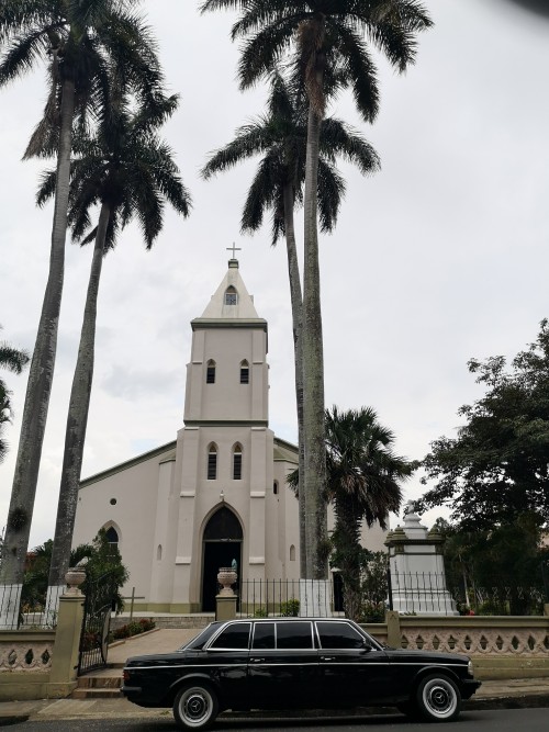 Atenas Costa Rica Catholic Church. W123 LANG MERCEDES 300D LIMOUSINE