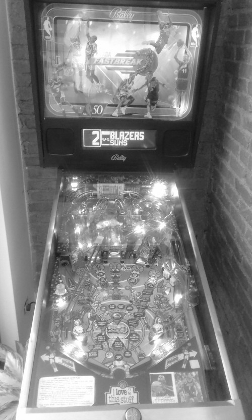 PINBALL-MACHINE-COSTA-RICA.jpg