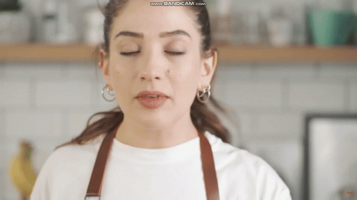 yasemin-ozaltin1.gif