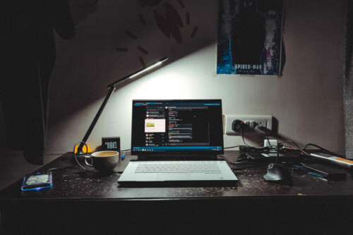 laptop-screen-flickering-886x590.jpg