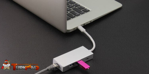 USB-Connected-in-USB-C-Hub-Connected-To-a-Laptop.jpg