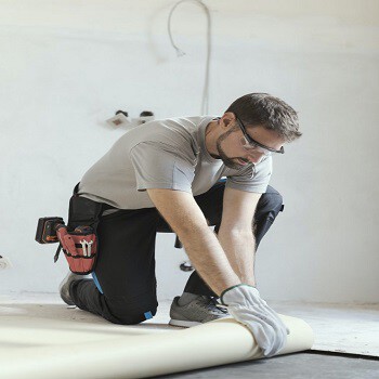 contractor-removing-an-old-linoleum-flooring-petx7jr7witaaxu0dm8x5eayrprv8wg74qaki261a8-1.jpg