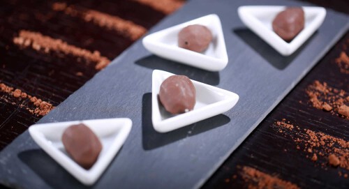 Buy the luxury chocolate cover dates from Tamrah.co.uk in the UK. We provide you with an extensive range of healthy and nourishing chocolate covered dates. To learn more about us, visit our site.

https://tamrah.co.uk/