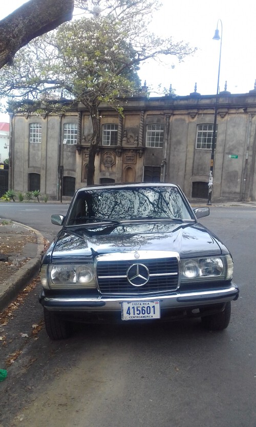 CENTRAL-AMERICA-BARRIO-AMON-MANSION-LIMOUSINE-TOUR.jpg