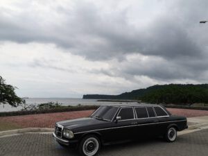 PLAYA-CALDERA-PUNTARENAS-COSTA-RICA.-MERCEDES-W123-LIMOUSINE-300D878c4aa23f605a0a.jpg