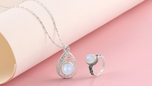 Moonstone2872021-1.jpg