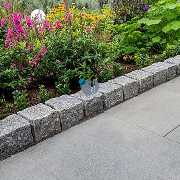 granite_silver_grey_cobblesetts_2_copy.jpg