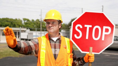 Safetraining.com provides online traffic control person certification training in Spanish at Safetraining.com. Visit our website today for more information.

https://safetraining.com/course/traffic-control-construction-online-course/