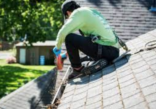 Commercial-Gutter-Cleaning-Services-in-Gold-Coast.png