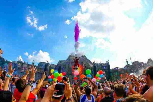 Tomorrowland-11-600x400.jpg