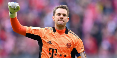 Neuer celebrating for Bayern