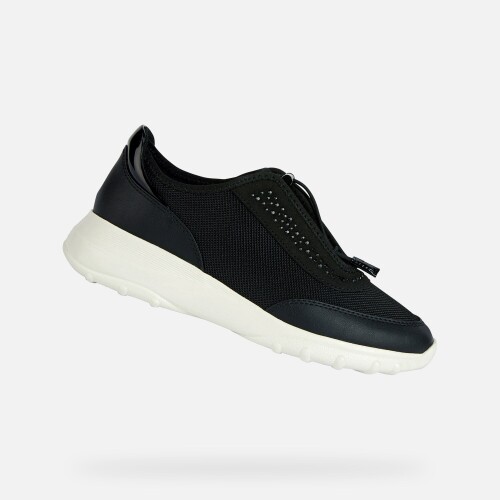 Women's cushioned, flexible and light slip-on sneaker with a sporty-chic look. Enriched by a delicate decoration that makes it ultra-feminine, it is made of mesh and leather-effect material and has a refined allure in this black variant.
€89.90 EUR

https://robertocalzature.it/products/alleniee-sneaker-con-elastici-nera