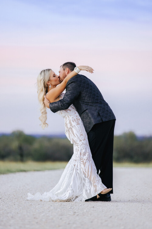Annakyi.com offers professional photography services for all occasions. We specialize in capturing the perfect moment to create memories that will last a lifetime. Contact us today to book your session.                      https://annakyi.com/wedding/