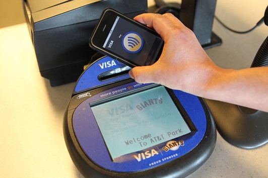 perfect-hack-for-enabling-nfc-credit-card-payments-your-iphone-4.w1456.jpg