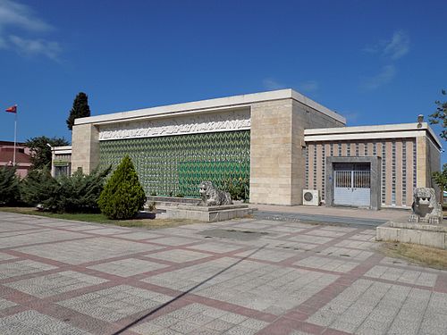 Samsun_Arkeoloji_ve_Etnografya_Muzesi_1975_binasi.jpg