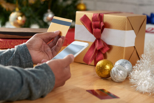 buying-presents-via-mobile-app.jpg