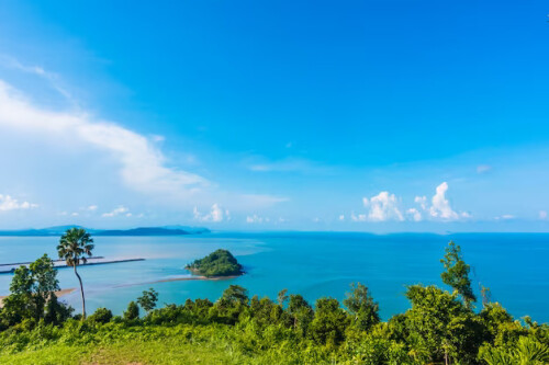 Escape to paradise - stay at Vanneegoldensands.com, the premier beachfront hotel in Koh Phangan. Enjoy stunning views, luxurious amenities and a truly unforgettable experience. 
                                                                               
                                                                               
             https://vanneegoldensands.com/beach-hotels-resort/