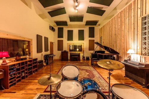 Experience the emotion of Riftstudiosnyc.com. Our brand brings you the highest quality recording studio with the latest technology and professional staff, all at an affordable price.

https://www.riftstudiosnyc.com/contact/