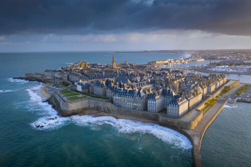 107083533-1656642957063-gettyimages-1297070972-gty_bre-35-saintmalo-17-dji_0434.jpg