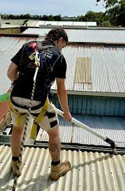The-Best-Commercial-Gutter-Cleaner-Near-Me.jpg