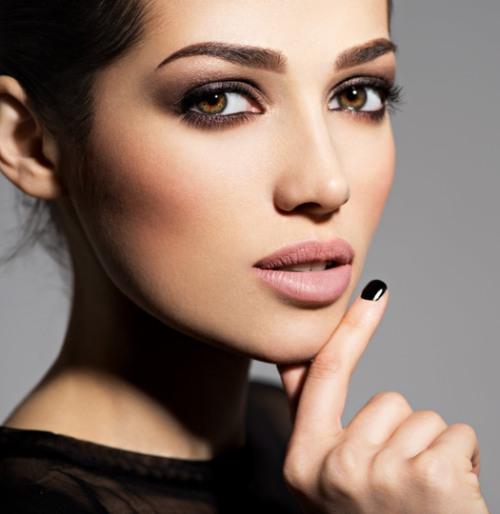 closeup-of-woman-smoky-eyes-ea8d5c0d-537h.png