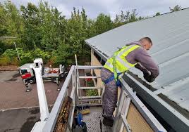 The-Best-Commercial-Gutter-Cleaner-Near-Me.jpg