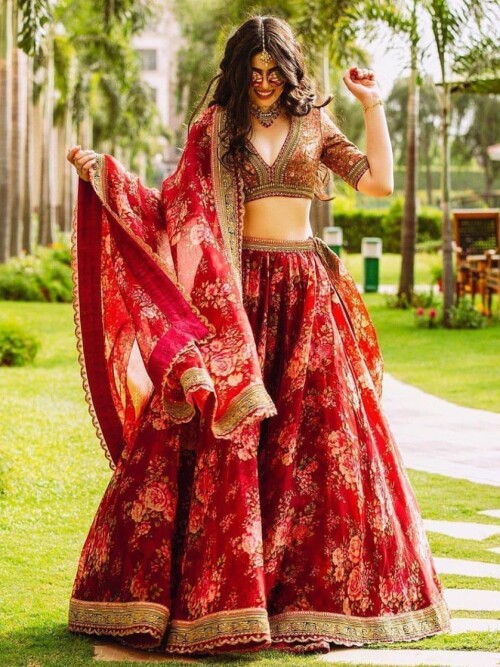 sabyasachi_organza_lehenga-5.jpg