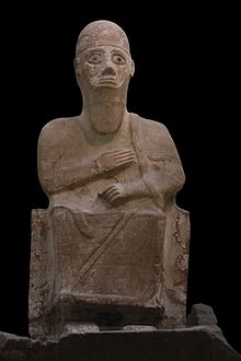 220px-Statue_of_King_Idrimi-IMG_4553-black.jpg