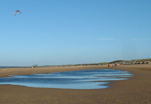 Beach_at_Old_Hunstanton._-_geograph.org.uk_-_157352.jpg