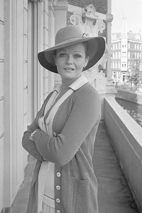 Valerie_Perrine_1975.jpg