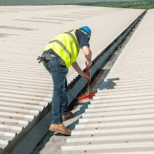 The-Best-Commercial-Gutter-Cleaner-Near-Me.jpg