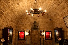 220px-Interior_of_China_mosque.jpg