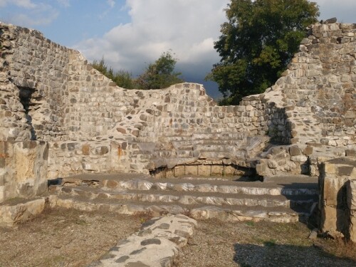 Dolochopi_basilica._Ruins_in_Kakheti_Georgia_08.jpg