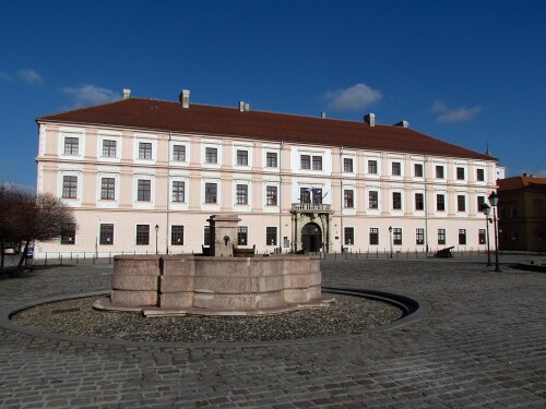 Palaca_Slavonske_Generalkomande_2012.jpg