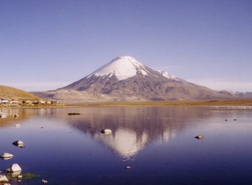 2560px-Parinacota.jpg