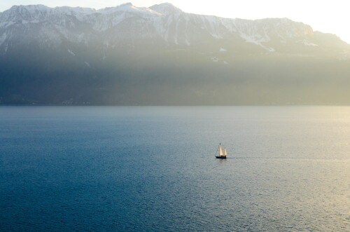 Lac_Leman_on_sunset.jpg