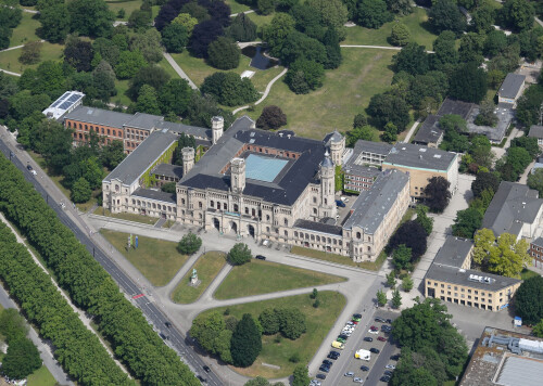 Aerial image of Welfenschloss (view from the south)